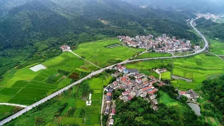 衢宁铁路大碑村焕新篇章，展望未来美好前景